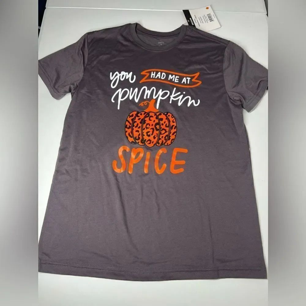 NWT Pumpkin Spice Halloween T-shirt Gray Orange Size M Unisex